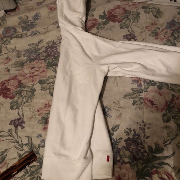 Supreme - Picture 4 of 8